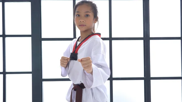 Retrato Asiático Menina Taekwondo Estúdio — Fotografia de Stock
