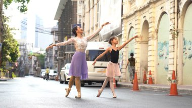 Sokaktaki Bale Dansçısı Eğitim Okulu