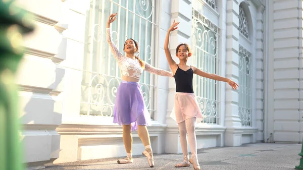 Ballett Tanzschule Auf Der Straße — Stockfoto