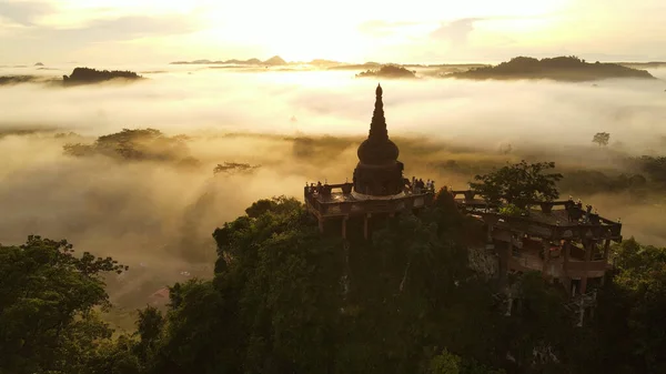 Wat Khao Nai Luang Dharma Park Amanecer Surat Thani Tailandia — Foto de Stock
