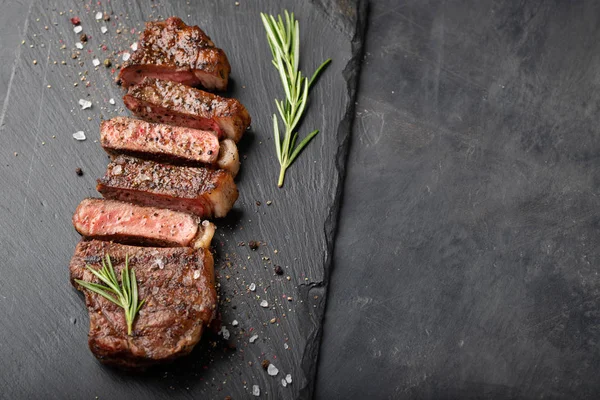 Nahaufnahme Bereit Steak New York Rinderrassen Des Schwarzen Angus Mit — Stockfoto