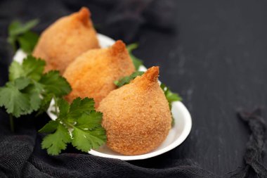 Brezilya çerezi. Coxinha de frango.