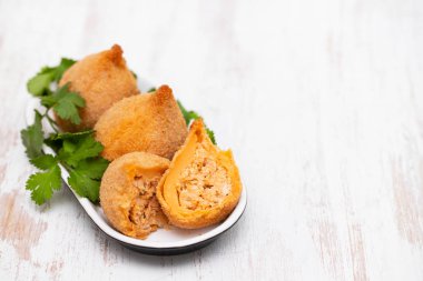 Brezilya çerezi. Coxinha de frango.