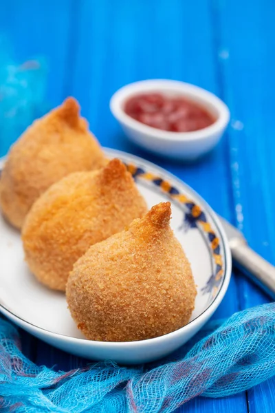 Lanche Brasileiro Coxinha Frango Prato — Fotografia de Stock