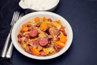 tipik Portekizce çanak feijoada transmontana