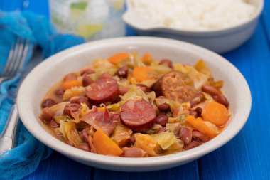 tipik Portekizce çanak feijoada transmontana