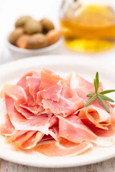 Prosciutto Dish Olive Oil Olives — Stock Photo, Image