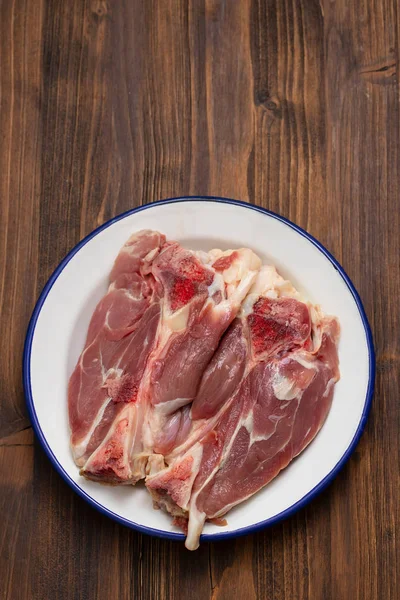 Surowe Mięso Biały Danie — Zdjęcie stockowe