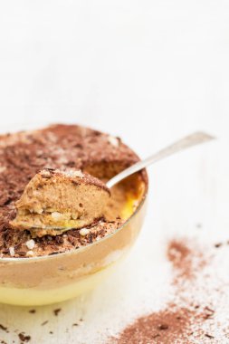 tatlı kase çikolata mousse ile