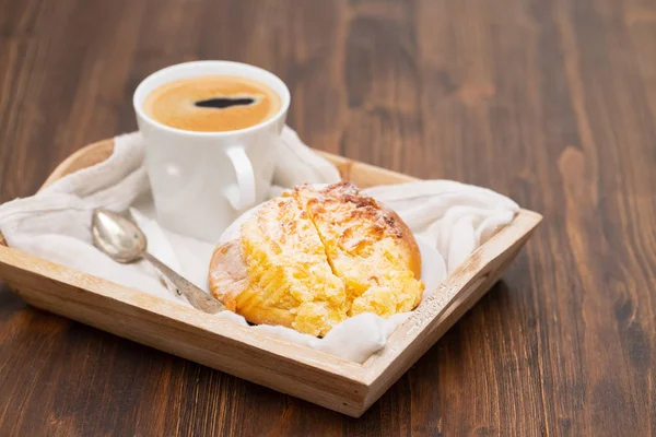 ポルトガルの甘いパン Pao 一杯のコーヒーとデウス — ストック写真