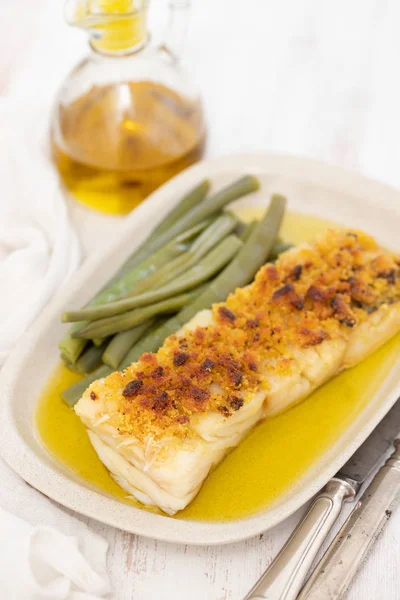 Bacalhau Com Pão Milho Feijão Verde Prato — Fotografia de Stock