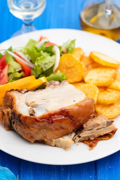 Roasted Piglet Potato Chips Orange White Plate — Stock Photo, Image