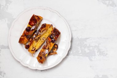 geleneksel Portekizli Noel kek bolo de rainha