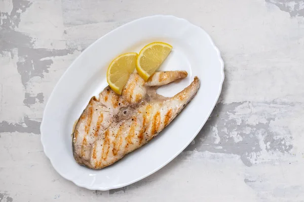 Grillad Fisk Med Citron — Stockfoto