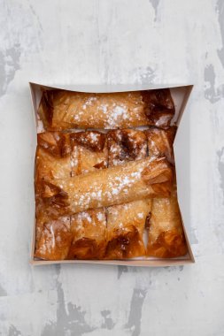 tipik Portekizce tatlılar Pasteis de Tentugal 