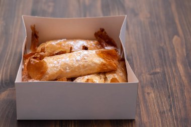 tipik Portekizce tatlılar Pasteis de Tentugal