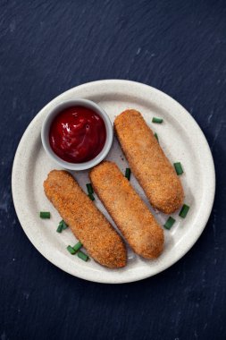 et croquets yemek sosu ile