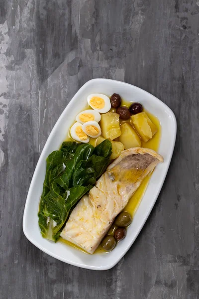 Cod Fish Cabbage Potato Olives Dish — Stock Photo, Image