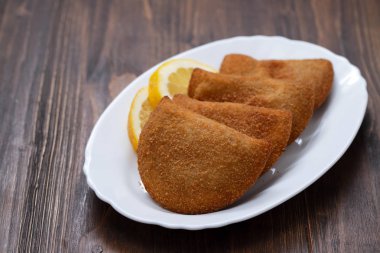 portekizli et meze rissois de carne