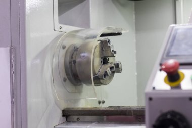 İşleme güvenlik görevlisi ve torna makinesi için acil durdurma düğmesi; kaza önlemek