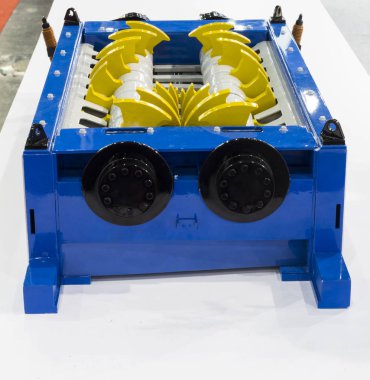 parçalayıcı modeli; kesme makinesi çeşitli atıklar için uygun; geri dönüşüm planı