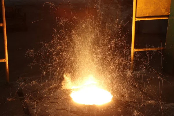 Metal Fundido Horno Inducción Para Fundición Fabricación Hierro —  Fotos de Stock