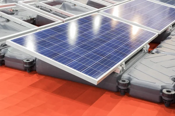 Équipement Cellules Solaires Flottantes Pour Ferme Solaire — Photo