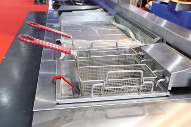 Yeni boş modern profesyonel fritöz sepet mutfak Restoran içinde; Gıda Sanayi