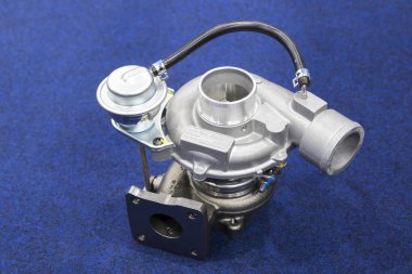 Turbo dizel motoru için şarj cihazı takımlar; demir, alüminyum, çelik döküm ve işleme işlemi üzerinden yapılan.