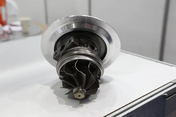 Деталі компонентів турбо зарядного пристрою для дизельного двигуна — стокове фото