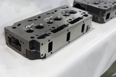 Demir döküm gelen işlenmiş kafa silindir olarak ;