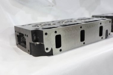 Demir döküm gelen işlenmiş kafa silindir olarak ;