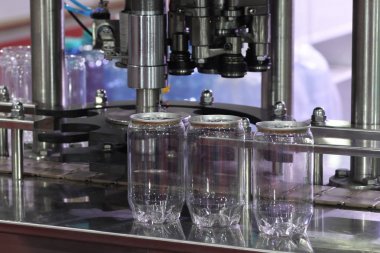 Plastik kutu için alüminyum kapak paketleme makinesi 