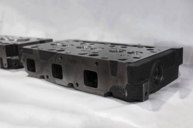 Demir döküm gelen işlenmiş kafa silindir olarak ;