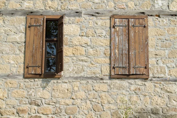 Fenêtre Sur Vieux Mur Pierre — Photo