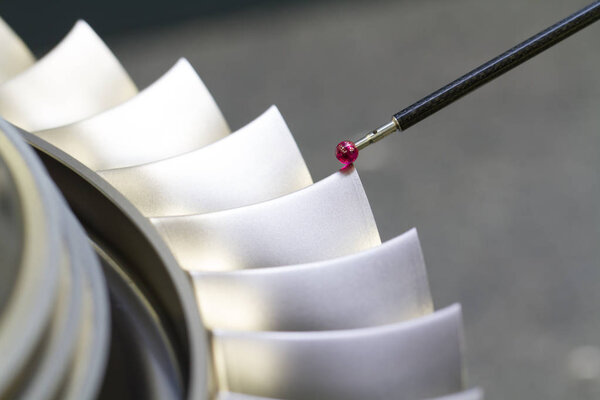 инспектирование металлических деталей измерений с помощью CMM после обработки на промышленном заводе
