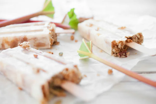 Homemade Popsicles Rhubarb Yogurt Granola — Stock Photo, Image