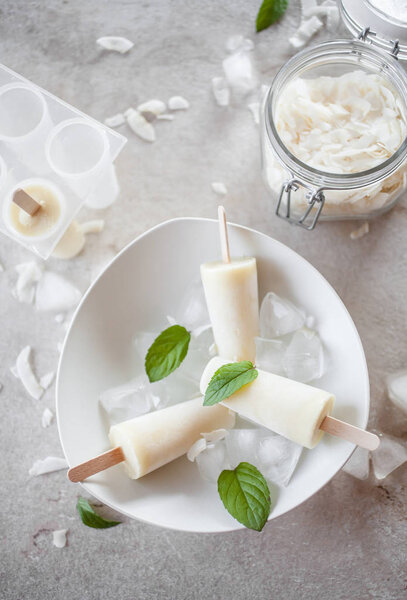 Леденцы из ананаса и кокоса
