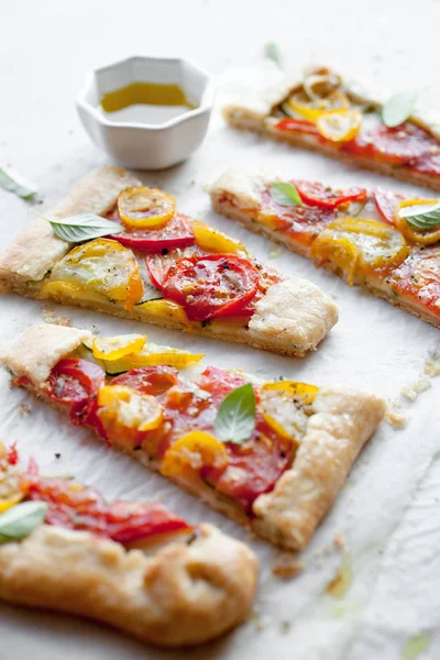 Hemmagjord Galette Från Heirloom Tomater — Stockfoto