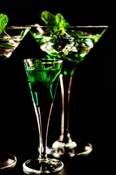 Liqueur Menthe Verte Boisson Rafraîchissante Menthe Fraîche Cocktail Énergisant Soirée — Photo