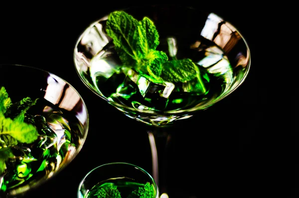 Green Mint Liqueur Refreshing Drink Fresh Mint Energizing Cocktail Party — Stock Photo, Image