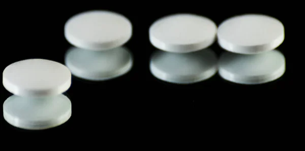 Scattered Tablets Black Background Pills Reflected Mirror Medicine — Stock Photo, Image