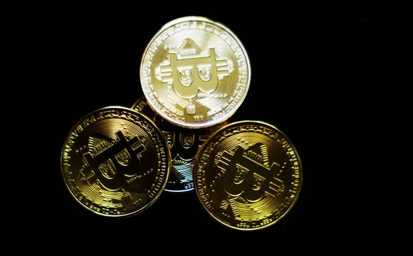 Κρυπτό Νόμισμα Χρυσό Bitcoin Btc Πυροβολισμό Μακρο Bitcoin Κέρματα Φόντο — Φωτογραφία Αρχείου