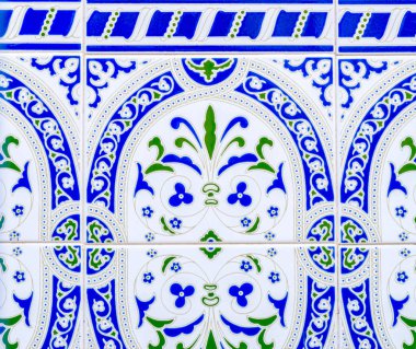 Geleneksel İspanyol dekoratif fayansları, binaların duvarlarında orijinal seramik fayanslar, dekorasyon.