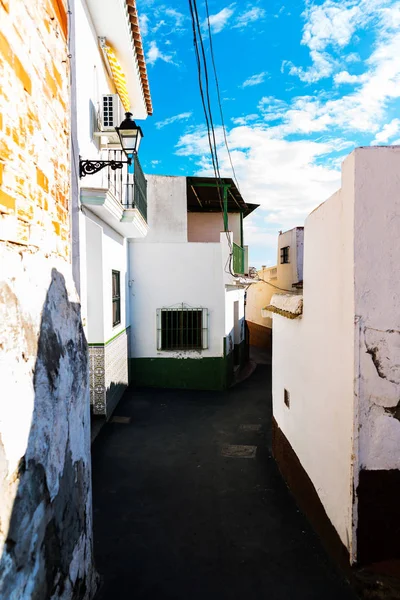 Hermosa Calle Pintoresca Camino Angosto Fachadas Blancas Edificios Arquitectura Española — Foto de Stock