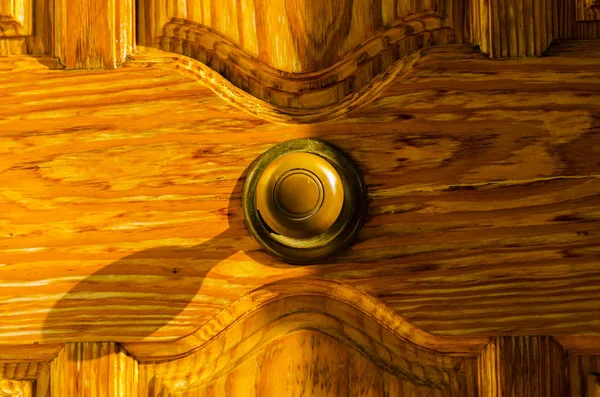 Fechar Uma Maçaneta Porta Redonda Com Elementos Decorativos Decoração Porta — Fotografia de Stock