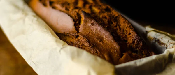 Frisch Gebackener Bananenkuchen Mit Nüssen Bananenbrot Backform Hausgemachtes Backen — Stockfoto