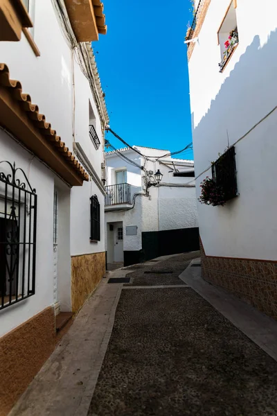 Hermosa Calle Pintoresca Camino Angosto Fachadas Blancas Edificios Arquitectura Española — Foto de Stock