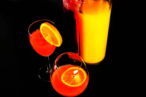 Cóctel Base Licor Campari Zumo Naranja Famosa Bebida Refrescante Italiana —  Fotos de Stock