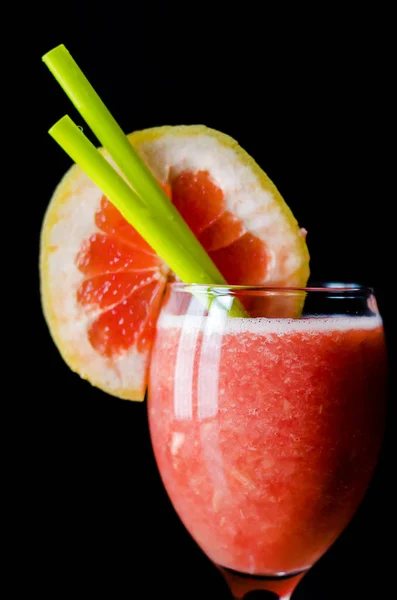 Zdrowy Koktajl Owoców Dojrzałych Pomelo Szklance Drinku Urządzone Plasterkiem Napój — Zdjęcie stockowe